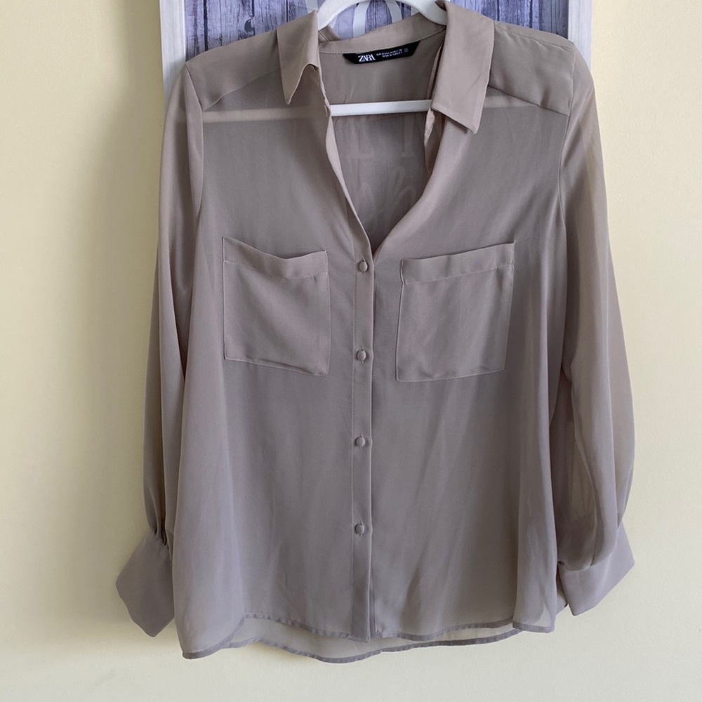 💐🌸❤️Gorgeous button sheer blouse!!😍